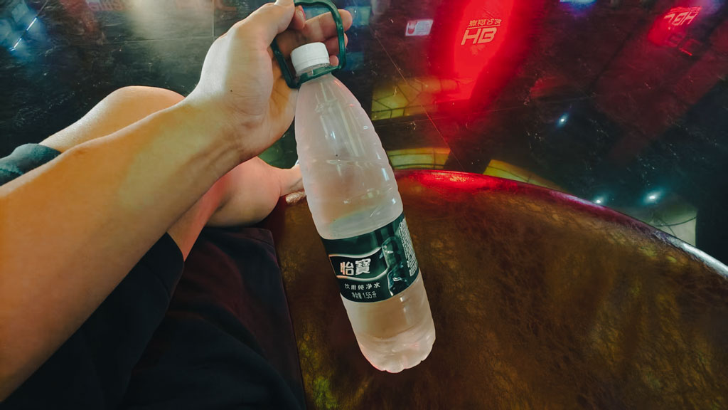最低消费一瓶水
